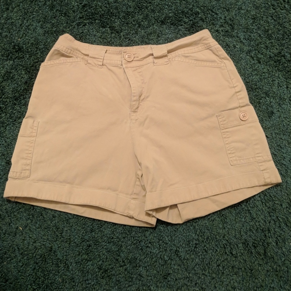 St John's Bay Petite tan shorts